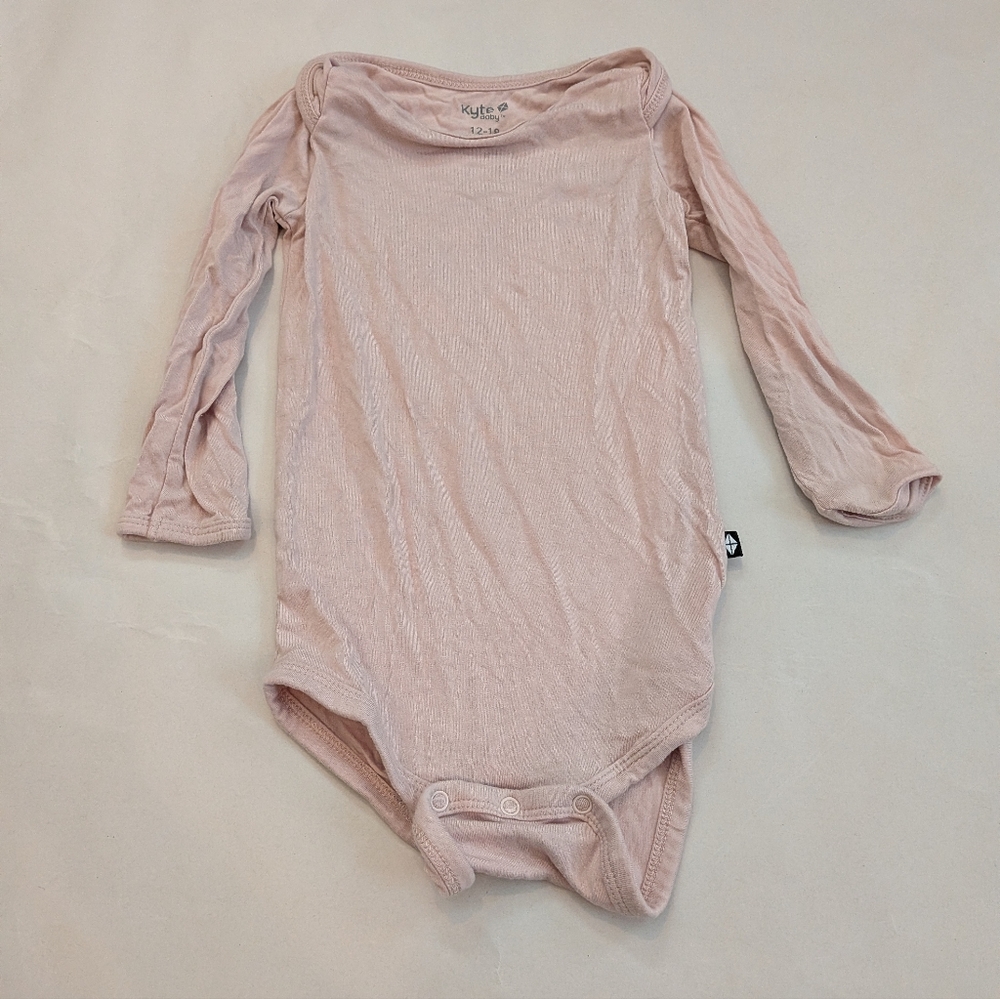Kyte Baby bamboo Bodysuit Long Sleeve Blush Pink
